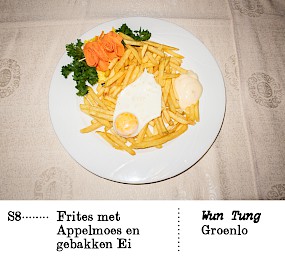 Nr. S8Frites met Appelmoes en gebakken Ei Wun Tung,Groenlo